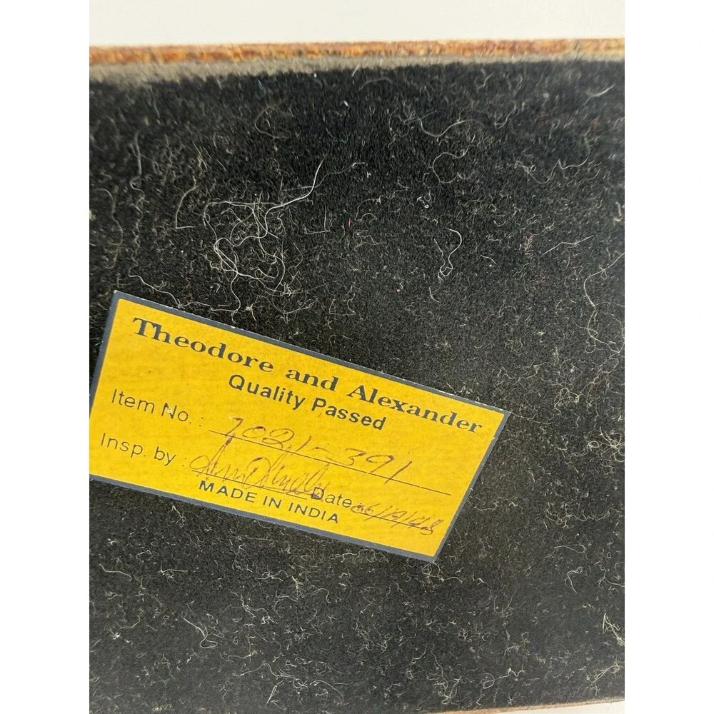 Theodore Alexander no signs